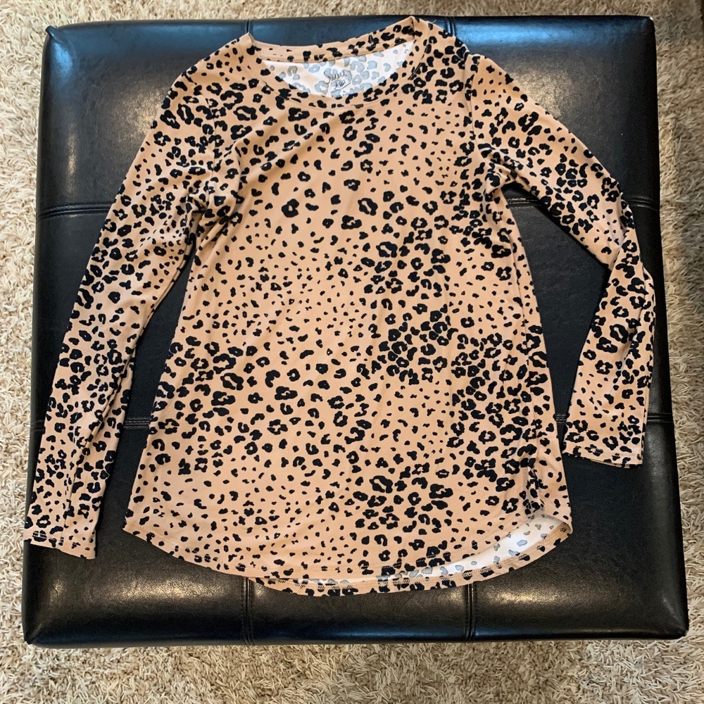 Sweet Tea’s by Pink Rose long sleeve tunic tan black animal print Womens Size S